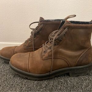 Blundstone woman’s lace up booties